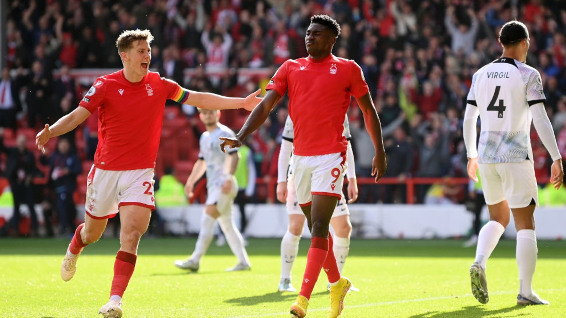 時挺身而出 時挺身而出